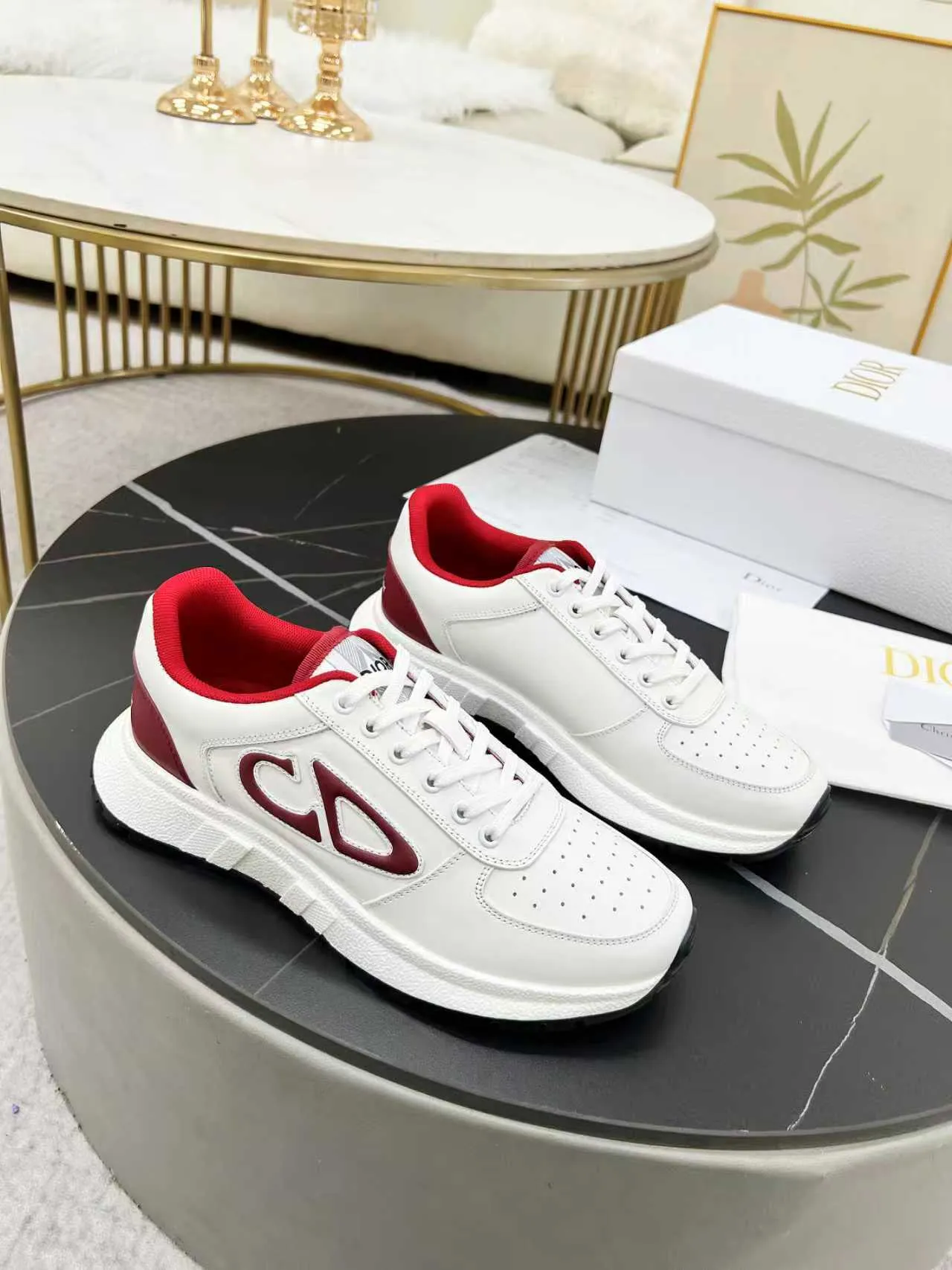 [Dior Dior] P: 640💰Couple model Size: Female: 35-40 (41 customized), male 39-44. (45 customized) 2025 Dior Dior autumn and winter new products🌹Fashion and trends coexist. Imported cowhide is customized one to one. Fabric; cowhide. Lining: Breathable mesh. Outsole: TPU.